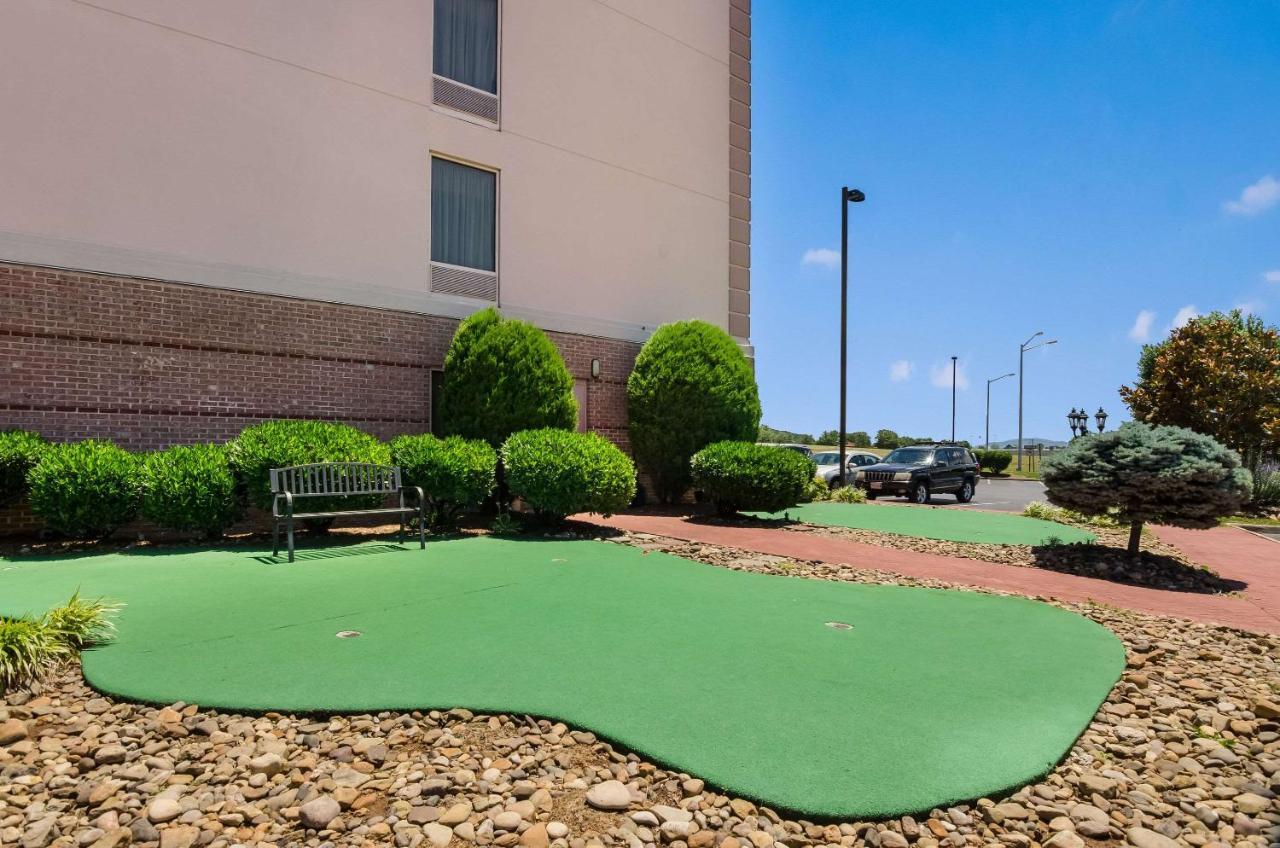Mainstay Airport Hotel